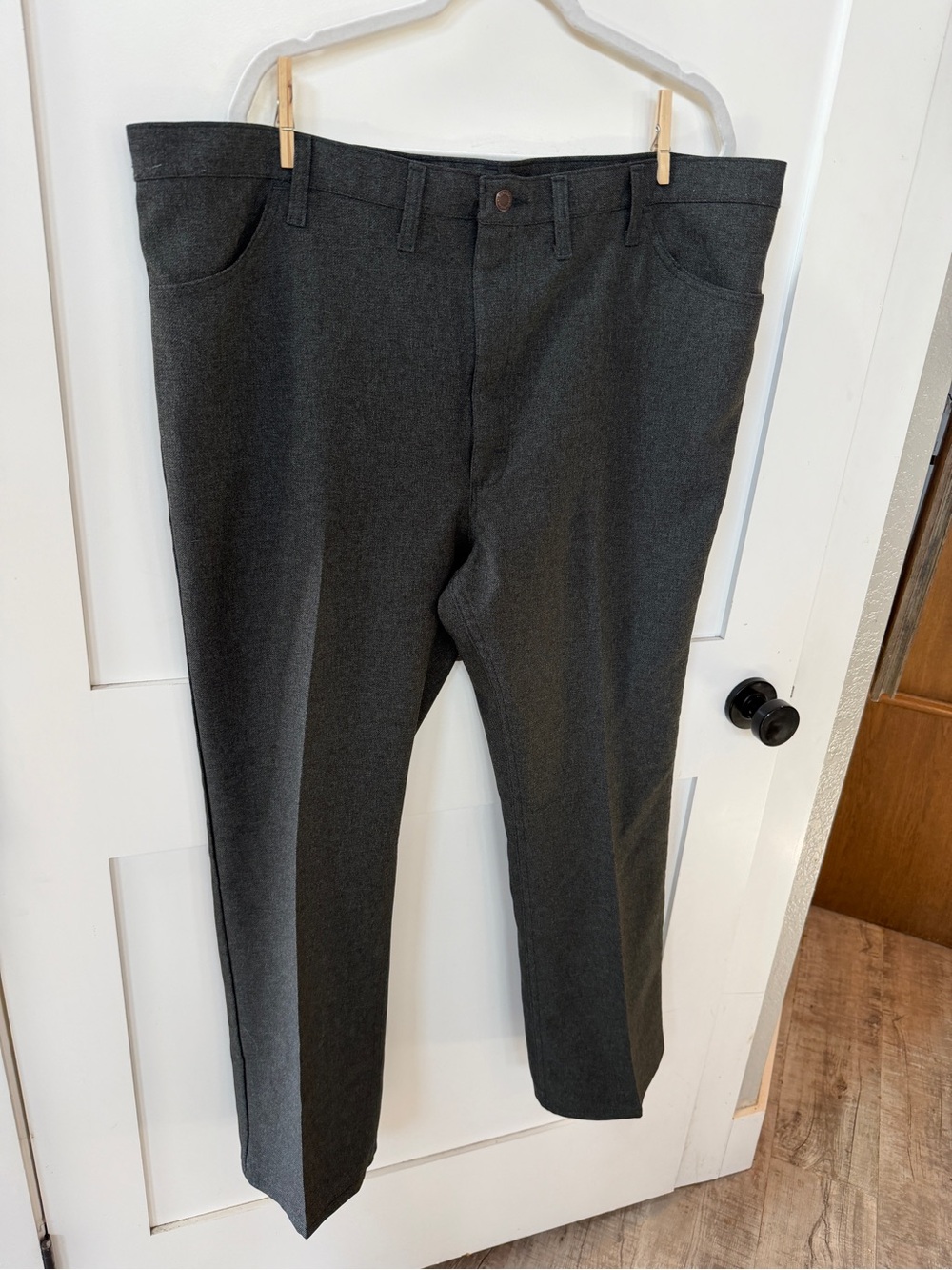 Wrangler Men's Dark Gray Straight-Leg Dress Pants 44 x 30